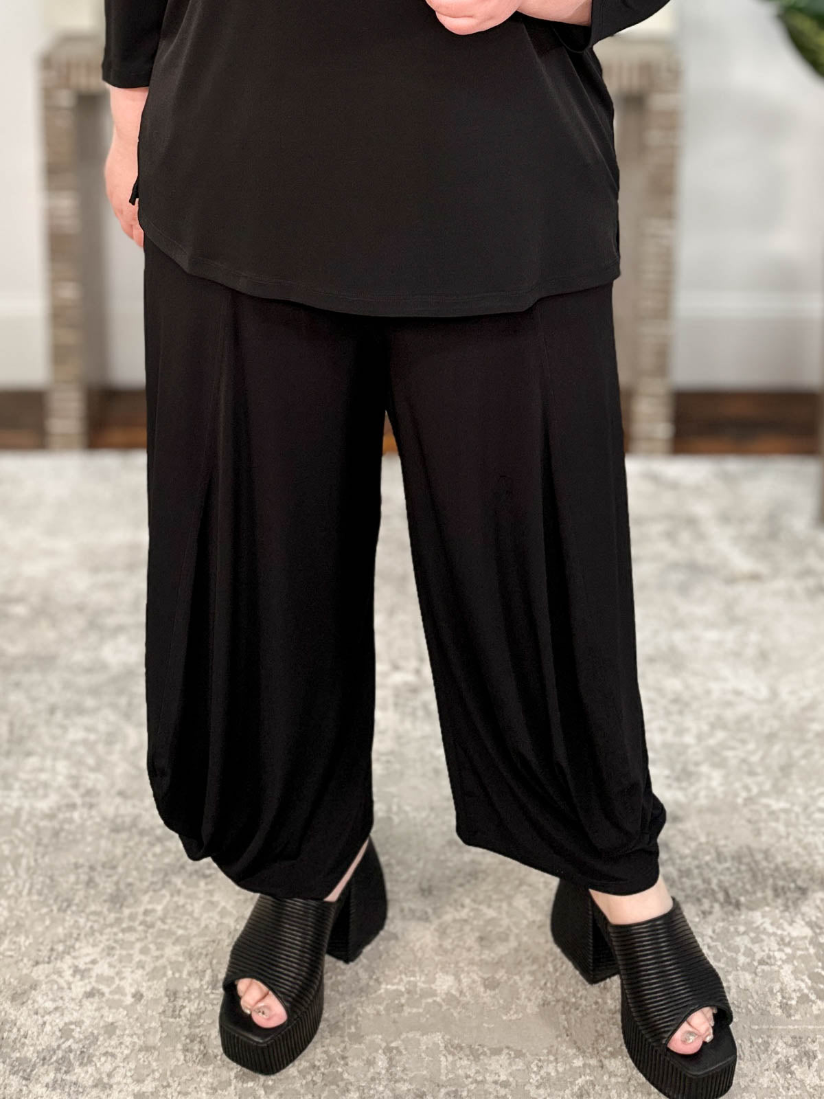 Jade Pant, Black Vogue