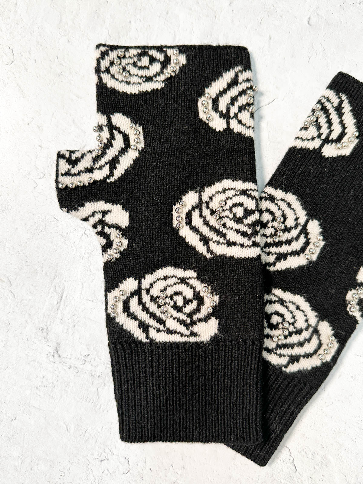 Rose Pattern Studded Fingerless Mittens, Black